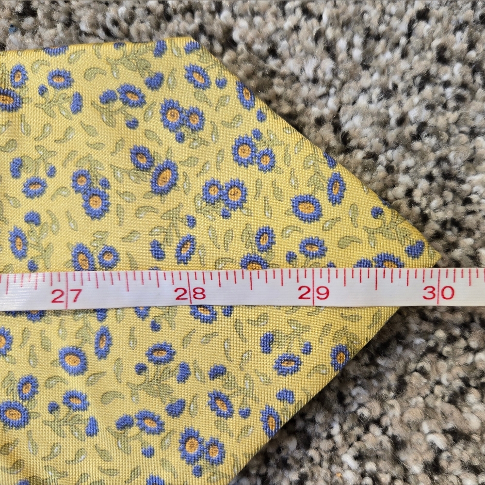 Vintage TANGO Yellow 100% SILK Tie w/ Blue Flowers Mens EUC - Picture 5 of 7